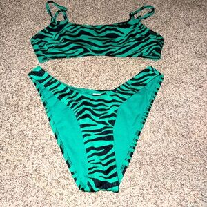 Green and black target zebra bikini EUC medium bottom large top